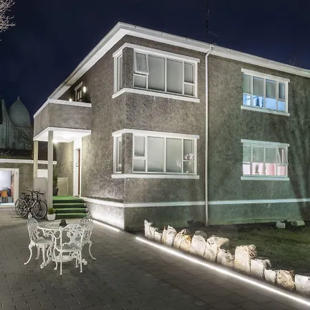 Freyja Guesthouse & Suites-2