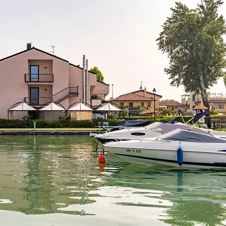 Yachting Hotel Mistral-3