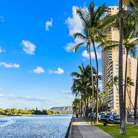 Wyndham Vacation Resorts Royal Garden At Waikiki-3