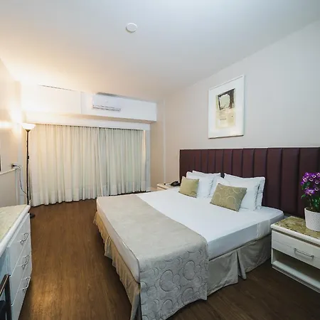Hotel Victoria Villa Curitiba by Nacional Inn-2