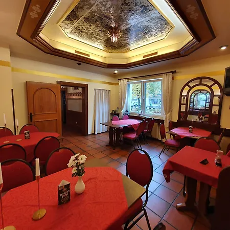 Hotel Neuenburger Hof-2