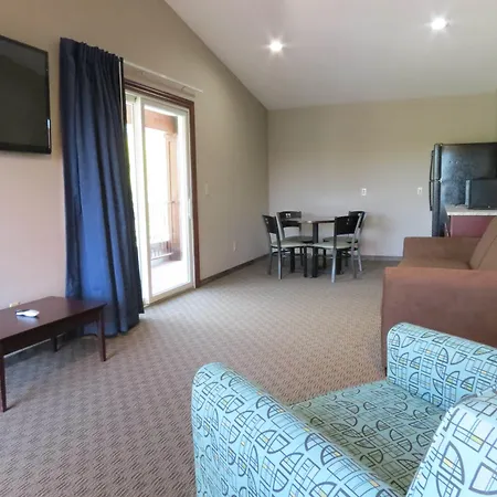 Edgewater Hotel And Suites-3