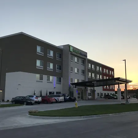 Holiday Inn Express & Suites - Kansas City - Lee'S Summit By Ihg-2