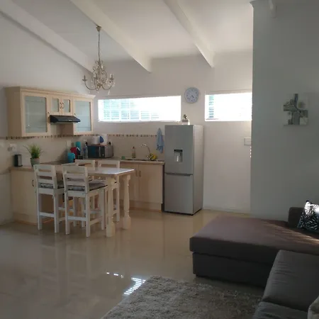 Peppertree Guest House Paulshof Jhb Sandton Solar&Borehole-3