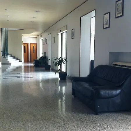 Hotel Atleti - Disponibile stazione ricarica auto elettriche --2