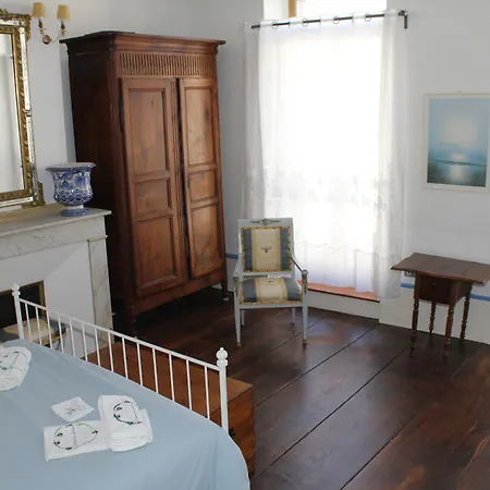 Chambres d'Hôtes L'Enclos des Jacobins-3