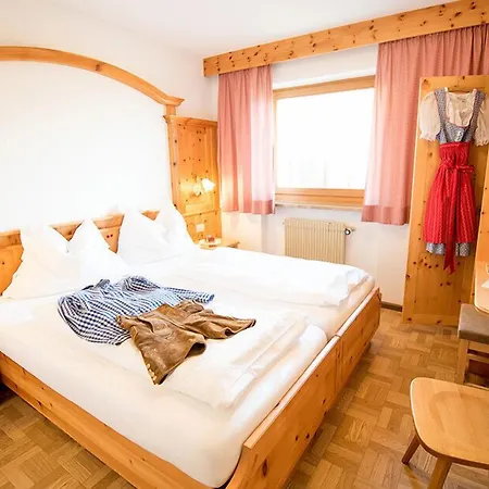Mahlknechthuette Seiseralm-2