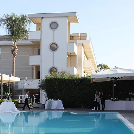 Hotel Premiere Pool & Resort-3