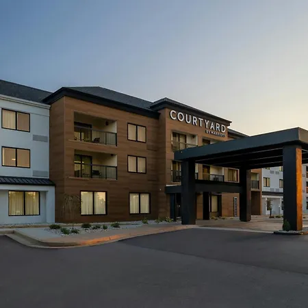 Courtyard By Marriott Kokomo-3