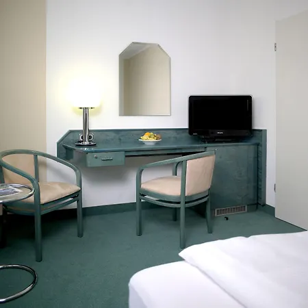 Hotel Bavaria Oldenburg-3