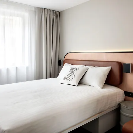 Moxy Paris Bastille-3