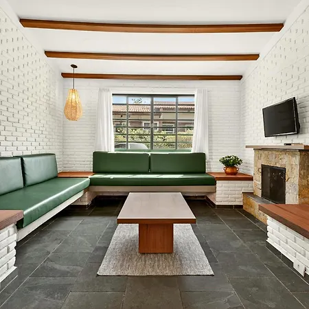 Grinbergs Village Hotel-3