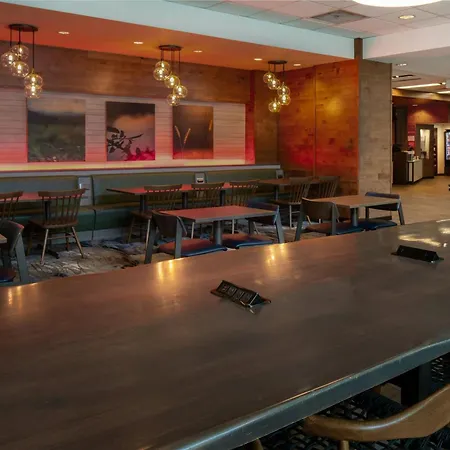 Fairfield Inn & Suites By Marriott Savannah Midtown-2