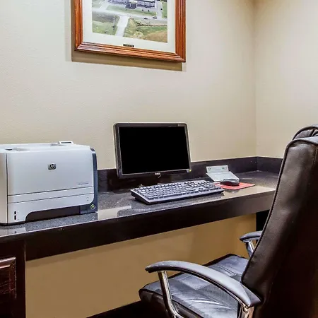 Quality Inn Perryville I-55-3