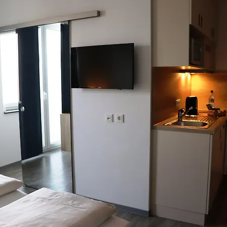 Hotel M24 - Alle Zimmer mit Küchenzeile-2