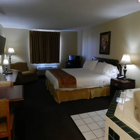 Bay Inn & Suites Troy-2