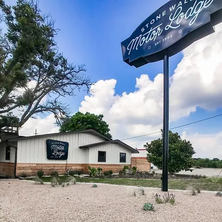 Stonewall Motor Lodge-2