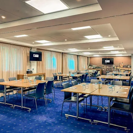 Holiday Inn Express London Stratford By Ihg-3
