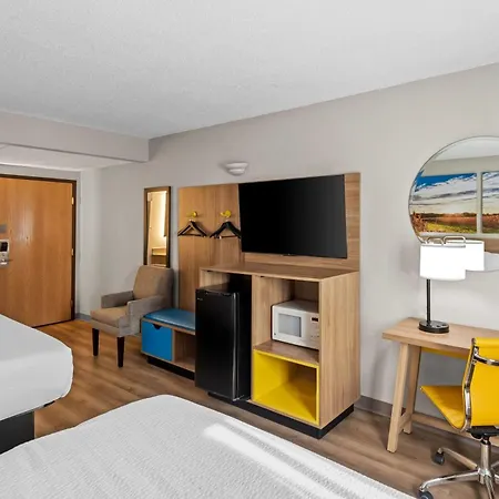 Days Inn By Wyndham Ames-2