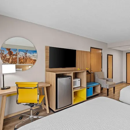 Days Inn By Wyndham Ames-3