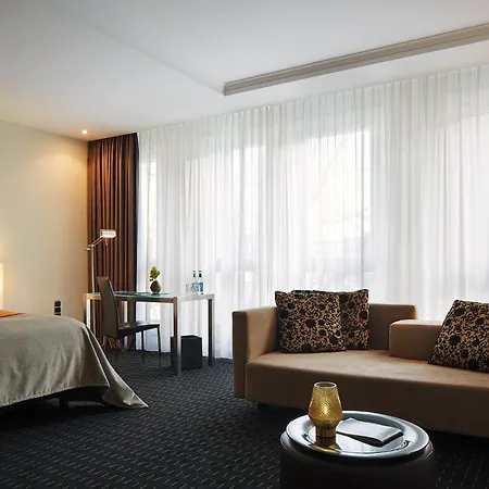 Boston Hotel HH-2