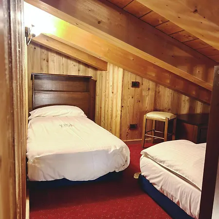 Hotel L' Aiglon-2