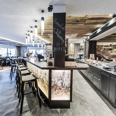 Hotel Central Bar & Restaurant-2
