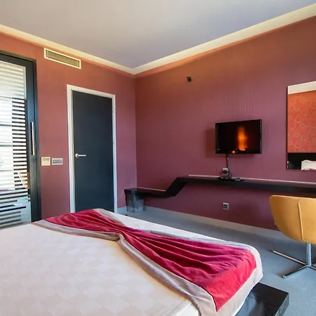 Vernazza Suites-3