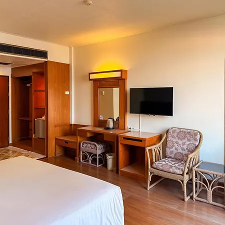 Golden Beach Hotel Pattaya-2