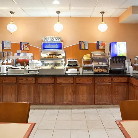 Holiday Inn Express Hotel & Suites Cleveland-Streetsboro By Ihg-3