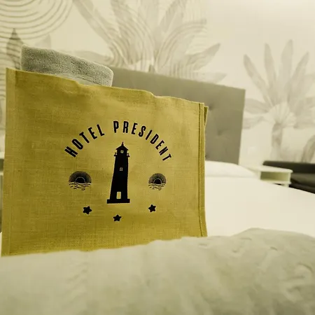 Hotel President-2