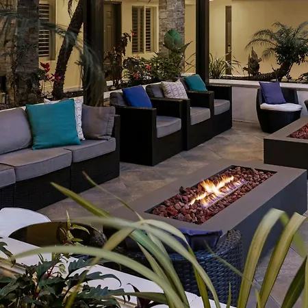 City Express By Marriott Manhattan Beach-3