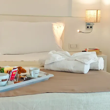 Resort Rocca Di Vadaro - Seafront Suites, Rooms & Apartments-2