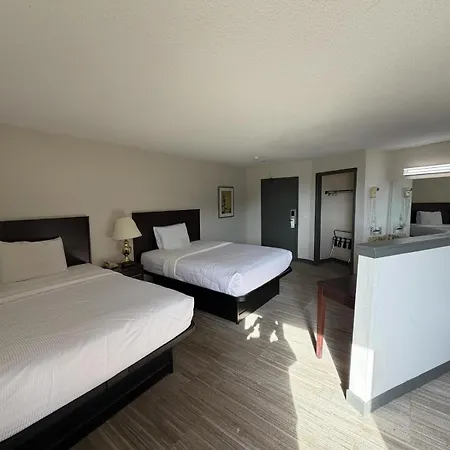 Ramada By Wyndham Stevens Point-2