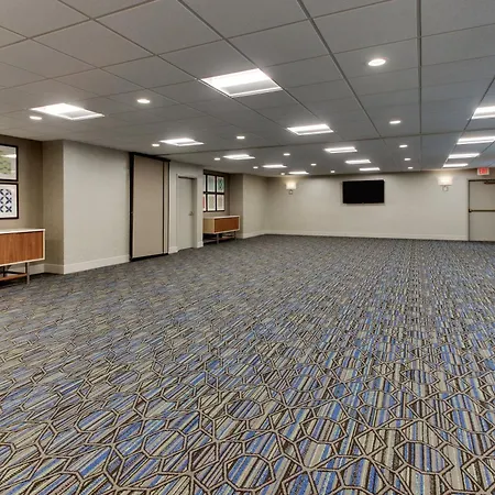 Holiday Inn Express Hotel & Suites - Atlanta/Emory University Area By Ihg-2