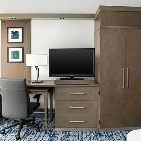 Courtyard By Marriott Wilmington Downtown/Historic District-3