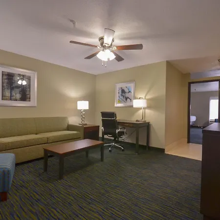 Holiday Inn Express & Suites Fayetteville University Of Arkansas Area By Ihg-2