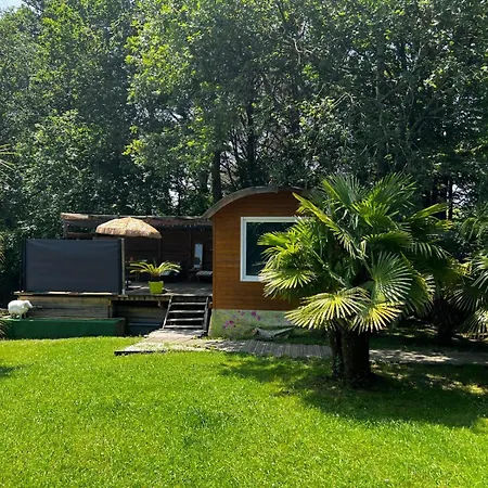 MAROSENIA TTIKI - Cabanes et Spa-2