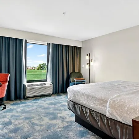 Hampton Inn & Suites Chippewa Falls-3