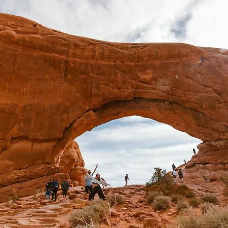 Sun Outdoors Arches Gateway-2