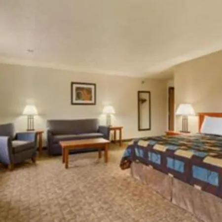 Super 8 By Wyndham Ripley-2