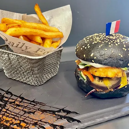 The Originals Boutique, Hôtel Le Marignan,Le Havre Centre Gare-3