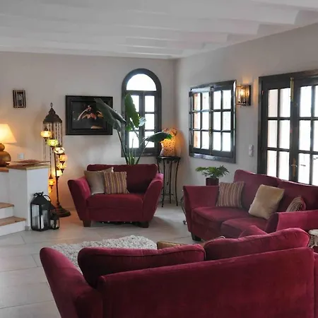 Villa With Heated Pool And Amazing Mountain And Sea Views No Young Groups Allowed-2