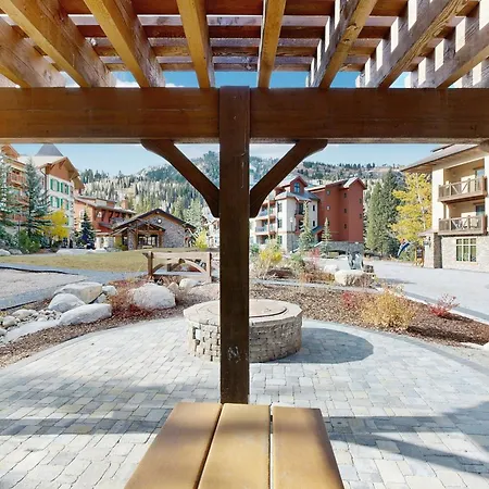Eagle Springs East 302: Boxelder Suite-3