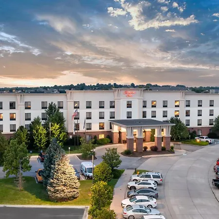 Newly Renovated Hampton Inn Omaha West Lakeside-2