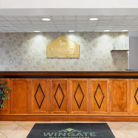Wingate By Wyndham Destin-2