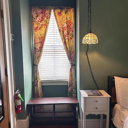 Barksdale House Inn-2