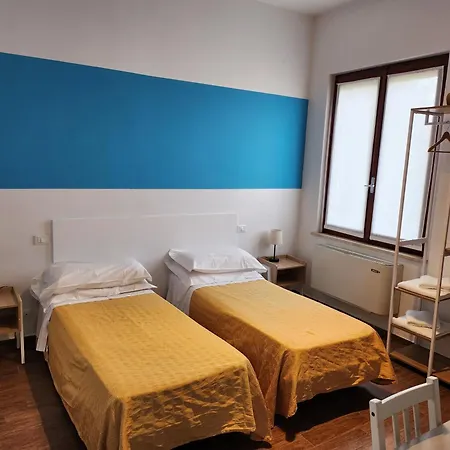 Blue Hotel-2