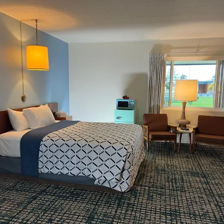 Curly Redwood Lodge-3