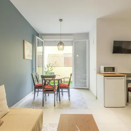 Chic & Comfortable Apartment, Private Terrace-3